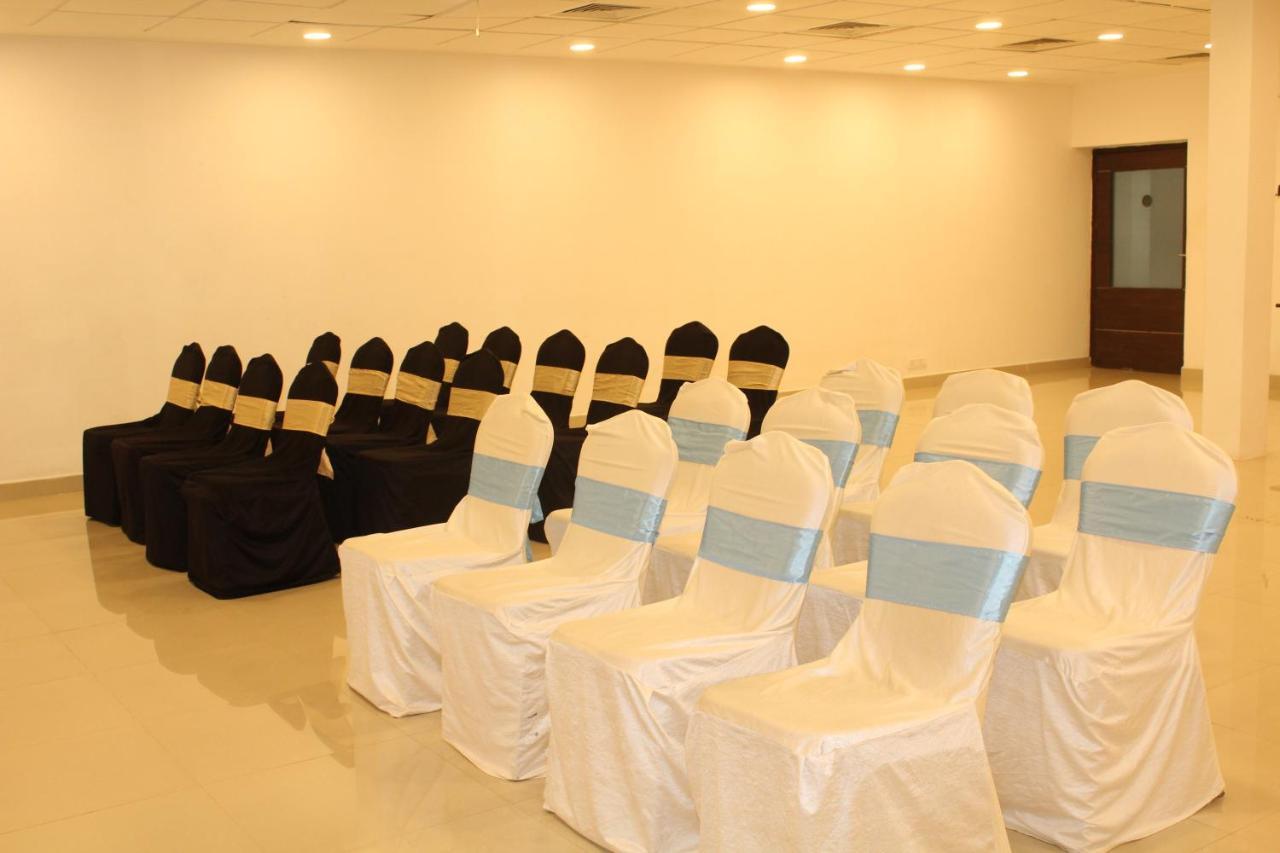 Vedic Village Sriperumbudur Formerly Known As Citrus Hotel Buitenkant foto